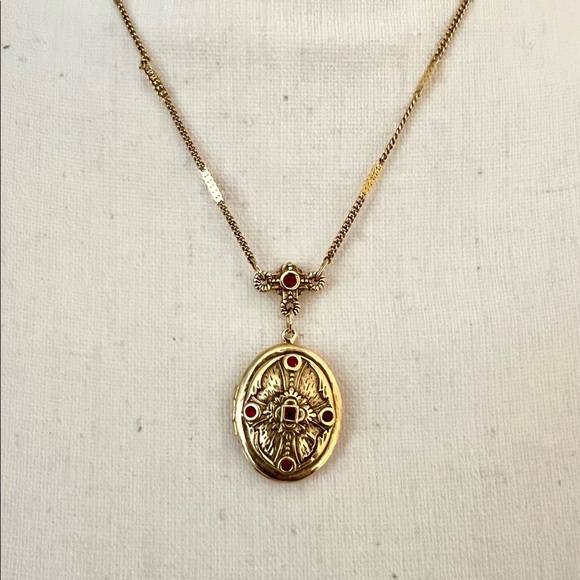 Goldtone and Red CZ Replica Locket - Picture 5 of 6